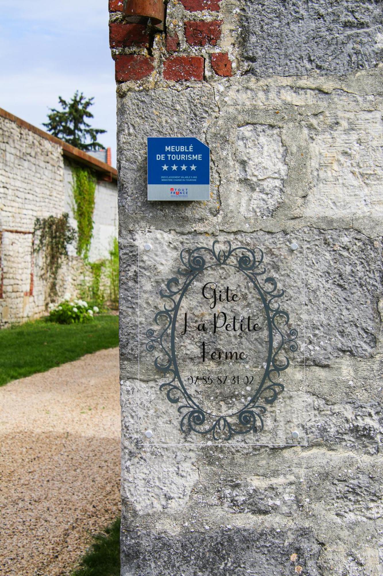 Gite La Petite Ferme Clermont-les-Fermes Bagian luar foto